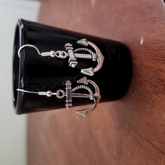 Anchor Earrings - Picture 1 of 2